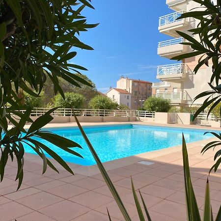 06Ai - Beautiful Renovated Studio - Sea And Pool View فالوريس المظهر الخارجي الصورة