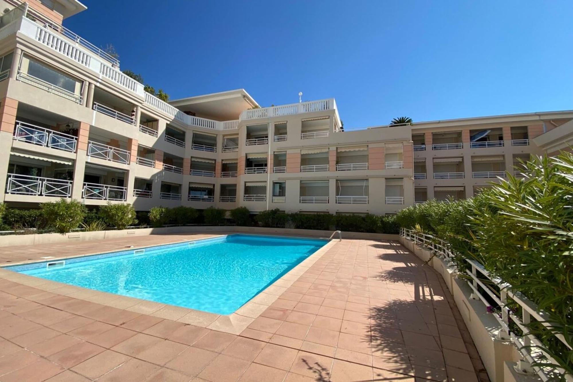 06Ai - Beautiful Renovated Studio - Sea And Pool View فالوريس المظهر الخارجي الصورة