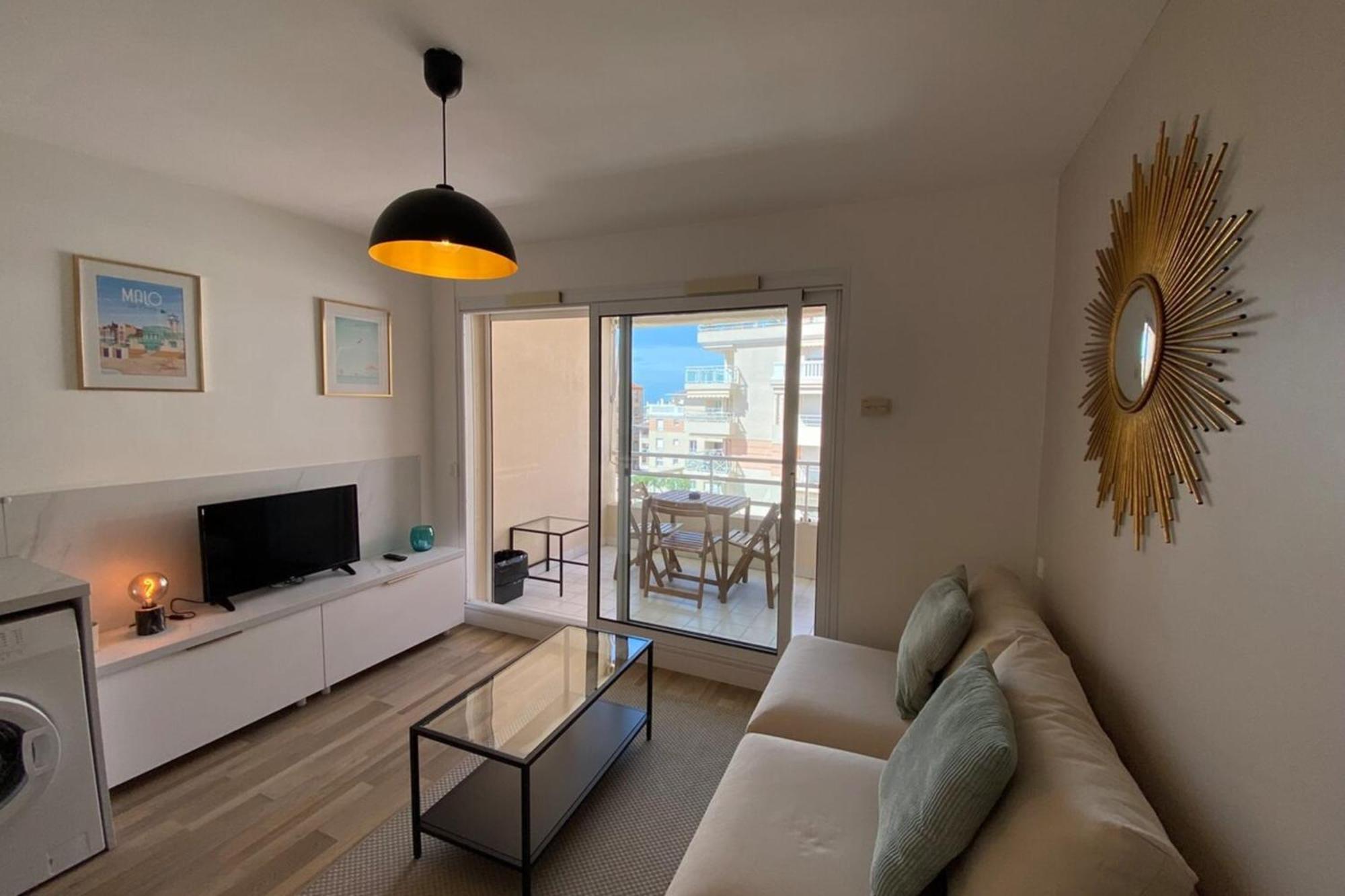 06Ai - Beautiful Renovated Studio - Sea And Pool View فالوريس المظهر الخارجي الصورة