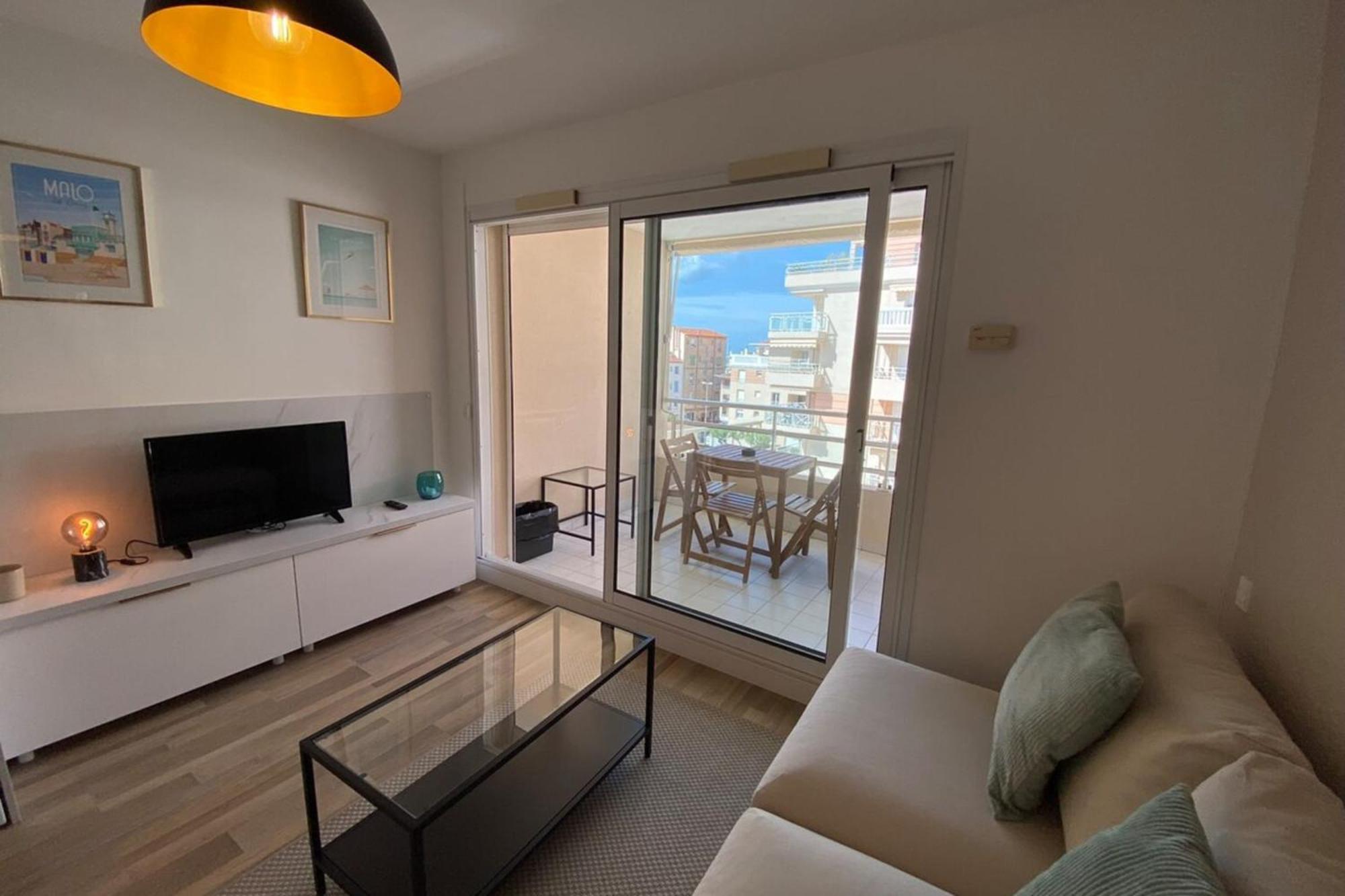 06Ai - Beautiful Renovated Studio - Sea And Pool View فالوريس المظهر الخارجي الصورة