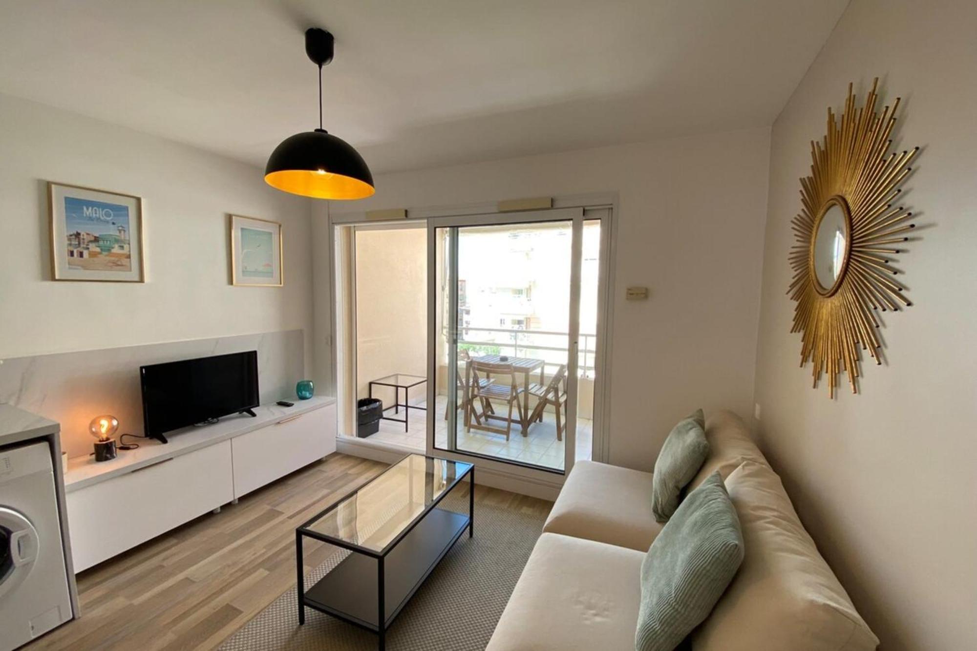 06Ai - Beautiful Renovated Studio - Sea And Pool View فالوريس المظهر الخارجي الصورة