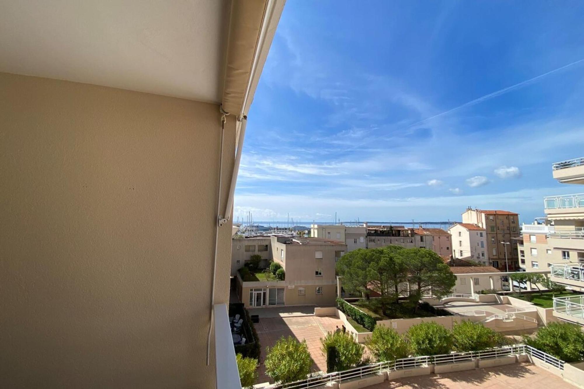 06Ai - Beautiful Renovated Studio - Sea And Pool View فالوريس المظهر الخارجي الصورة