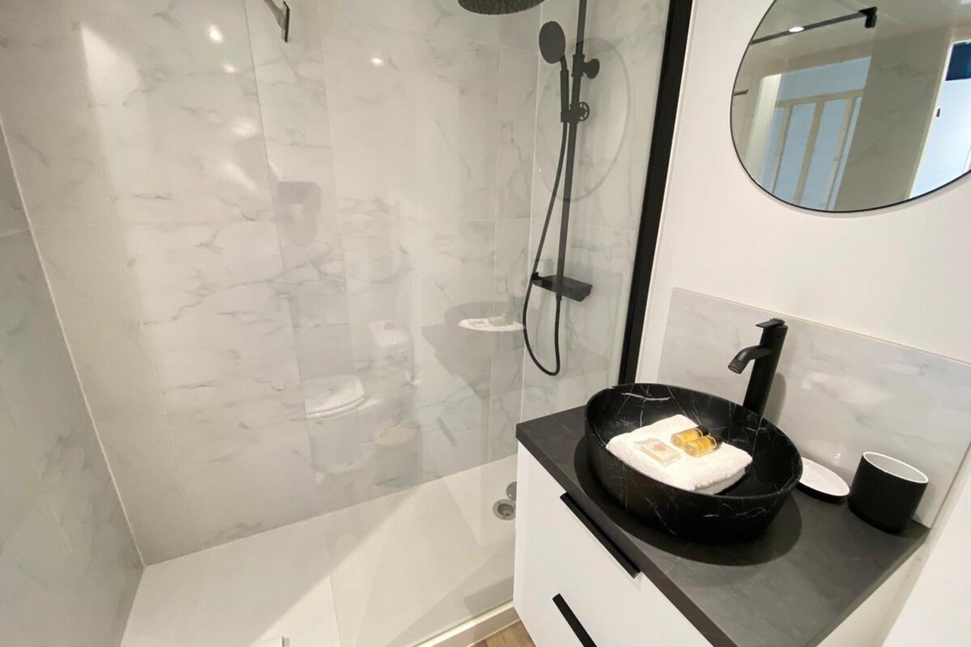 06Ai - Beautiful Renovated Studio - Sea And Pool View فالوريس المظهر الخارجي الصورة