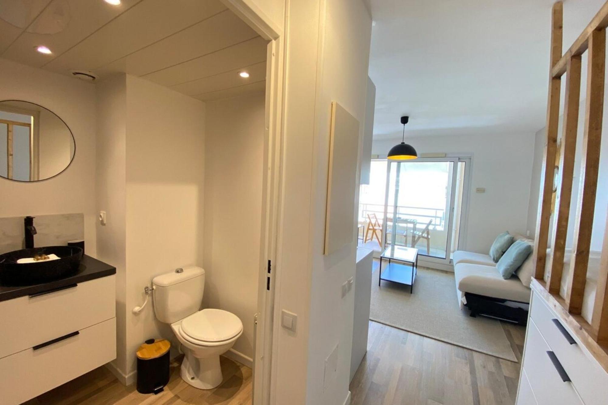 06Ai - Beautiful Renovated Studio - Sea And Pool View فالوريس المظهر الخارجي الصورة