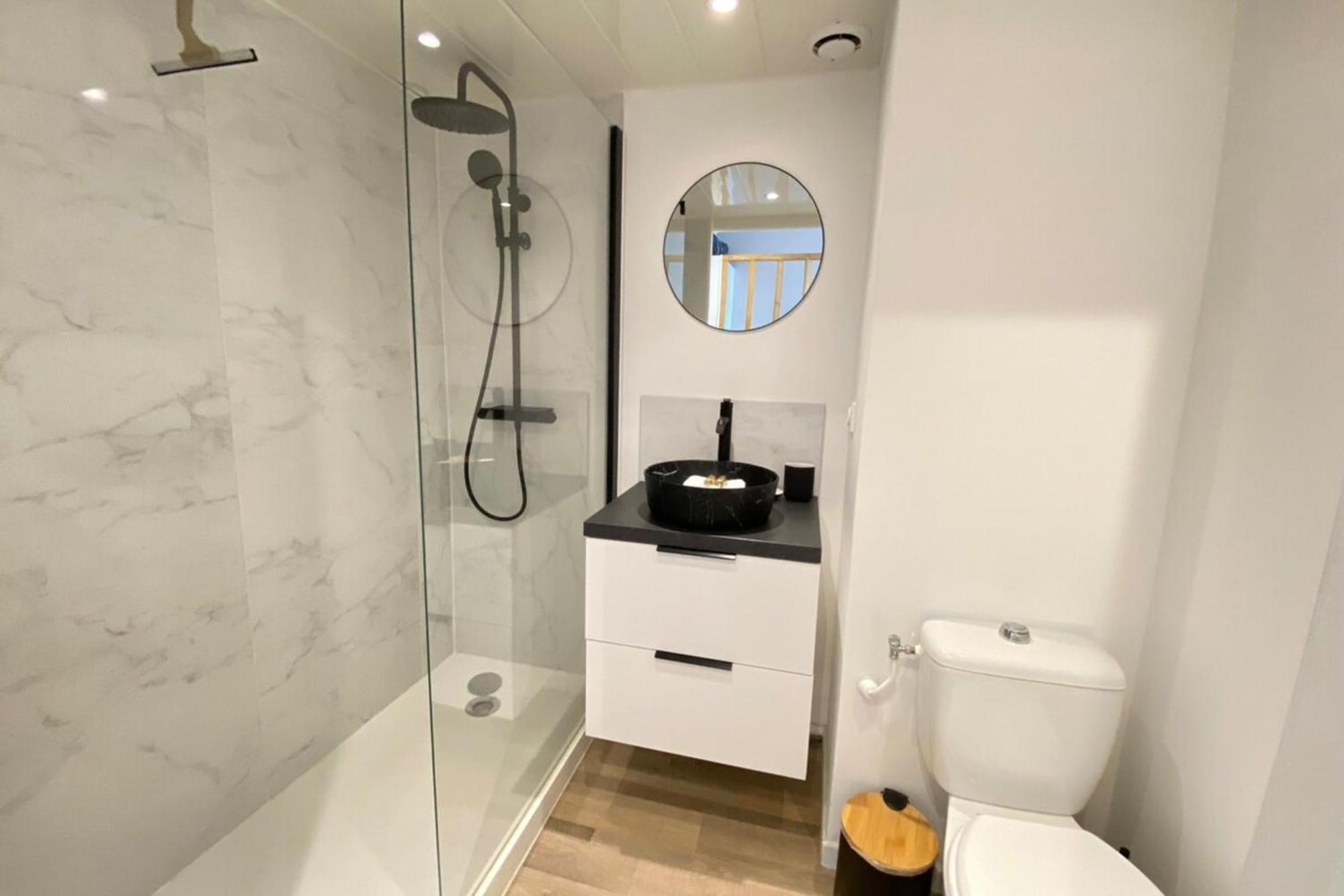 06Ai - Beautiful Renovated Studio - Sea And Pool View فالوريس المظهر الخارجي الصورة