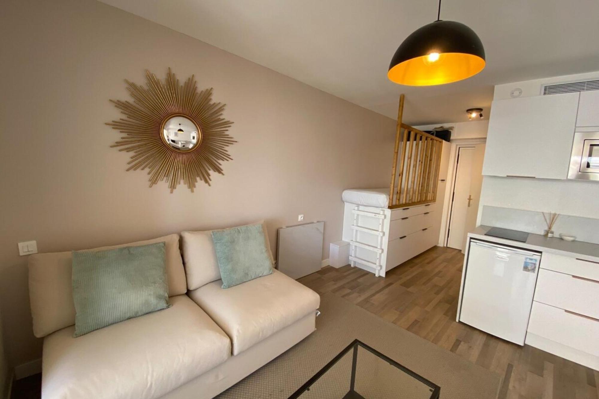 06Ai - Beautiful Renovated Studio - Sea And Pool View فالوريس المظهر الخارجي الصورة