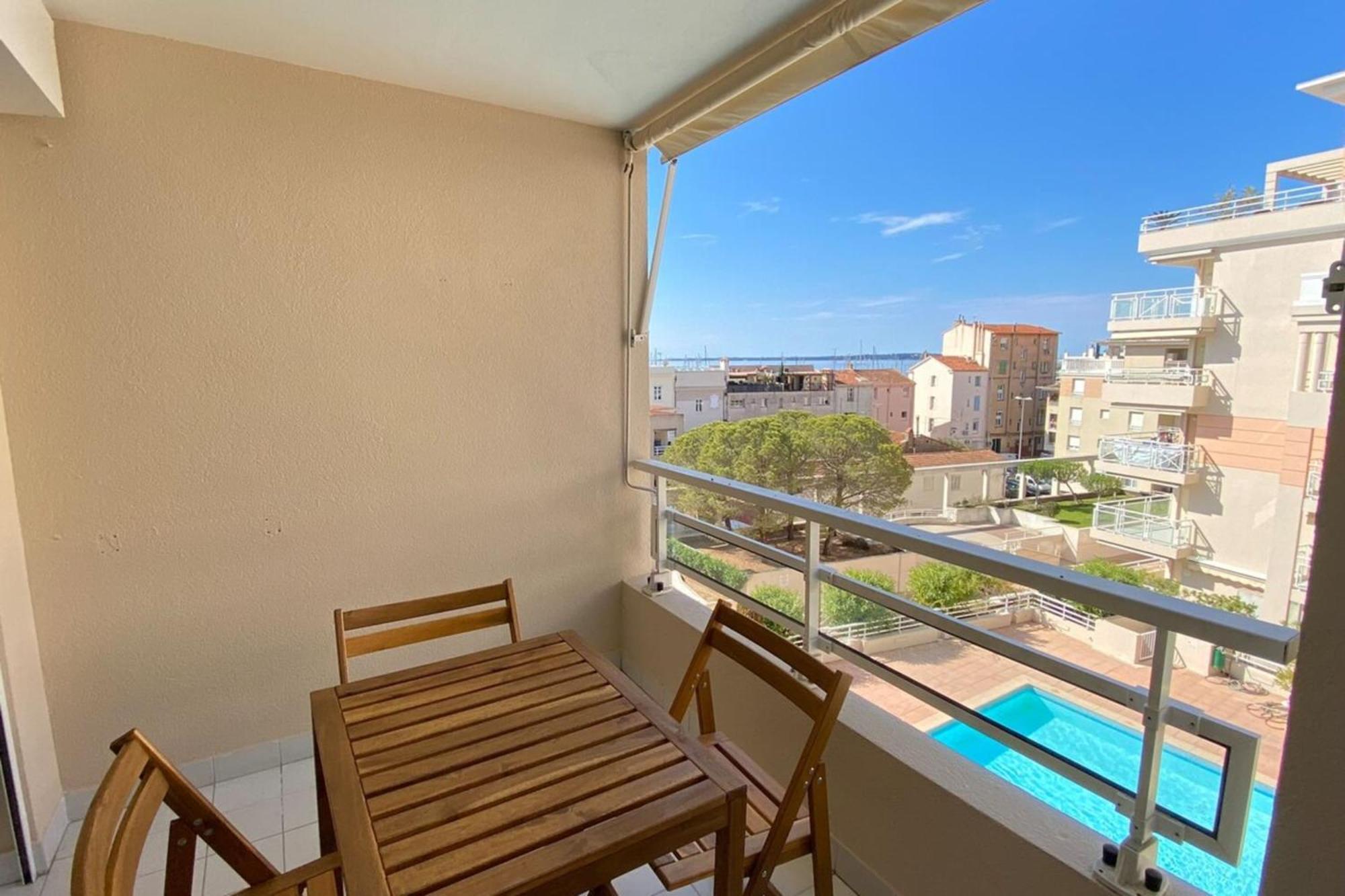 06Ai - Beautiful Renovated Studio - Sea And Pool View فالوريس المظهر الخارجي الصورة